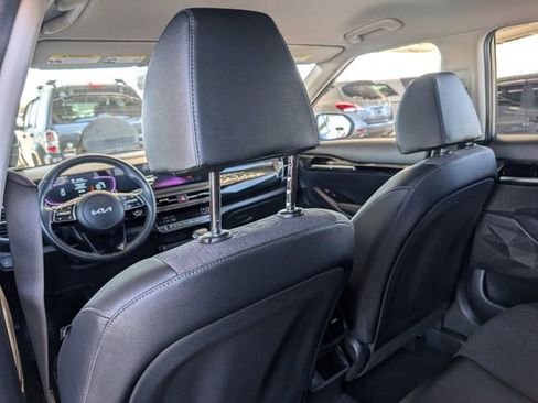 Used 2025 Kia Seltos S image 25