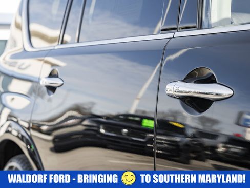 Used 2021 Nissan Armada Platinum w/ Captain's Chairs Package image 18