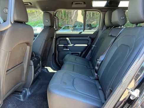 Used 2025 Land Rover Defender 110 S AWD/4WD image 4