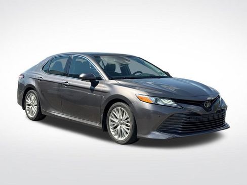 Used 2019 Toyota Camry XLE w/ Driver Assist Package FWD image 9