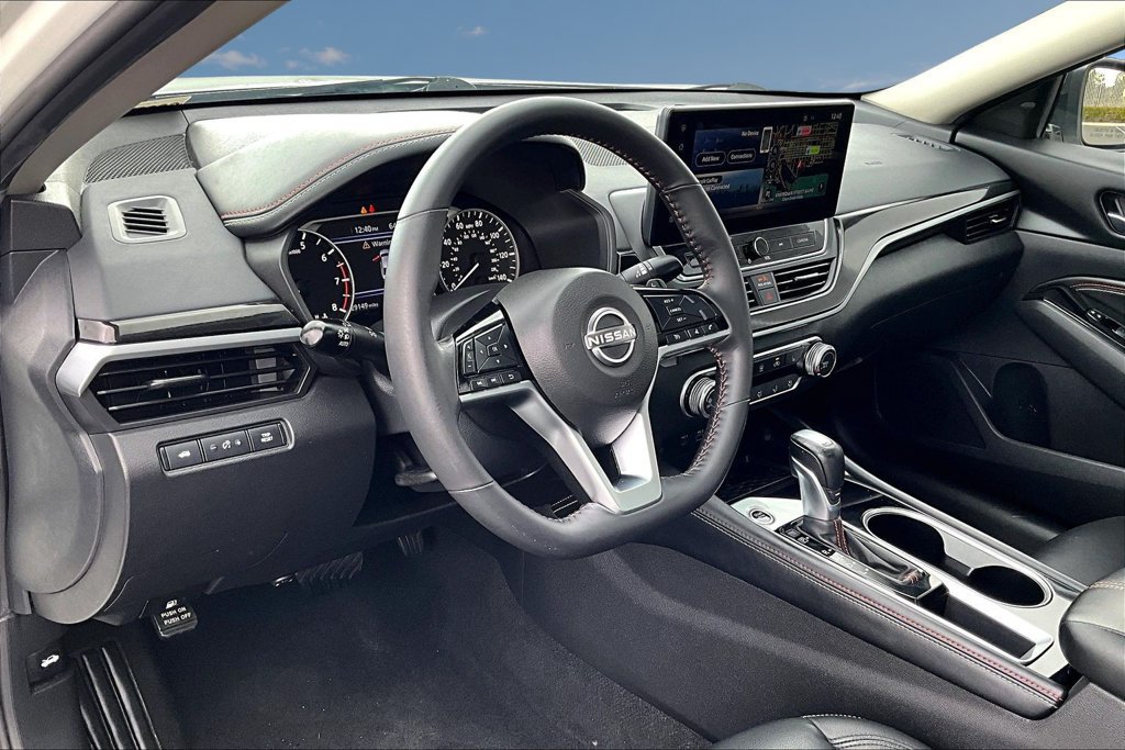 Used 2023 Nissan Altima 2.5 SR w/ SR Premium Package FWD image 16