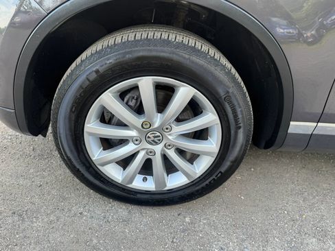 Used 2012 Volkswagen Touareg Sport AWD/4WD image 9