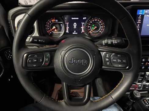 Used 2024 Jeep Wrangler Willys image 20