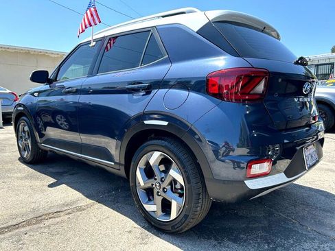 Used 2022 Hyundai Venue Limited image 4