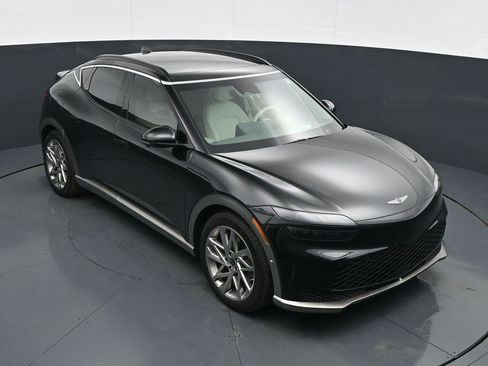 Used 2025 Genesis GV60 Advanced AWD/4WD image 24
