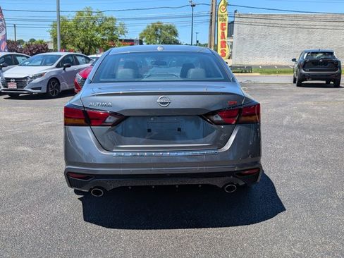 Certified 2023 Nissan Altima 2.5 SR w/ SR Premium Package FWD image 4