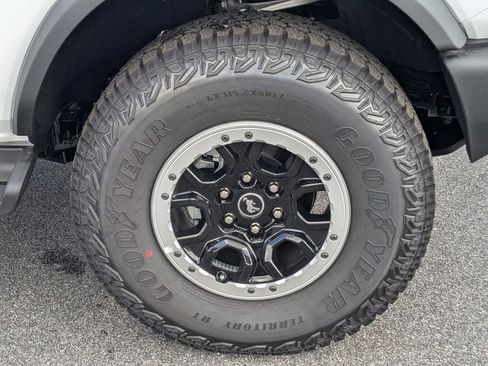 New 2025 Ford Bronco Outer Banks w/ Sasquatch Package image 11