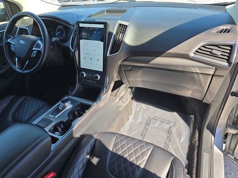 Used 2024 Ford Edge Titanium image 10