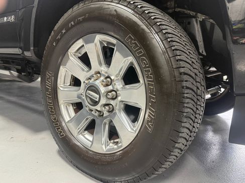 Used 2017 Ford F250 Platinum w/ Platinum Ultimate Package image 9