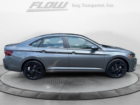 New 2025 Volkswagen Jetta SE image 8