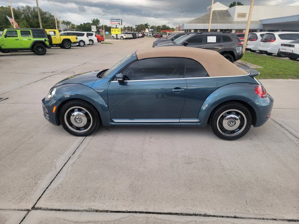 Used 2018 Volkswagen Beetle 2.0T FWD image 2