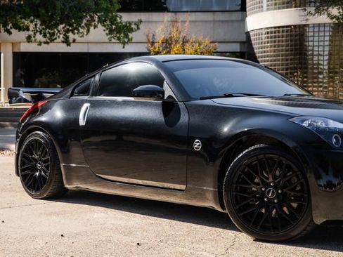 Used 2006 Nissan 350Z Touring w/ (N93) Cargo Convenience Pkg image 39