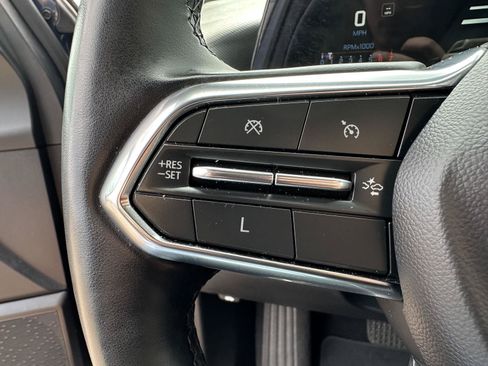 Used 2025 Chevrolet Equinox LT AWD/4WD image 24