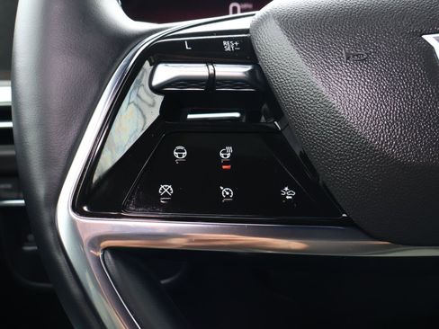 Certified 2025 Cadillac Escalade ESV Luxury image 30