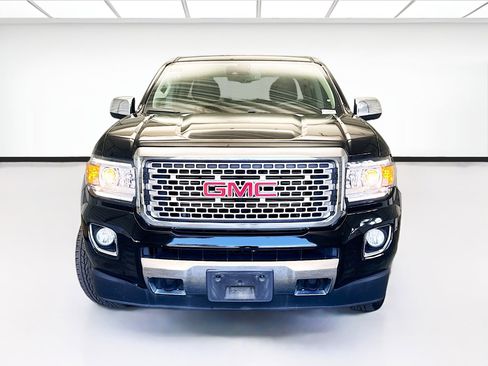 Used 2017 GMC Canyon Denali image 2