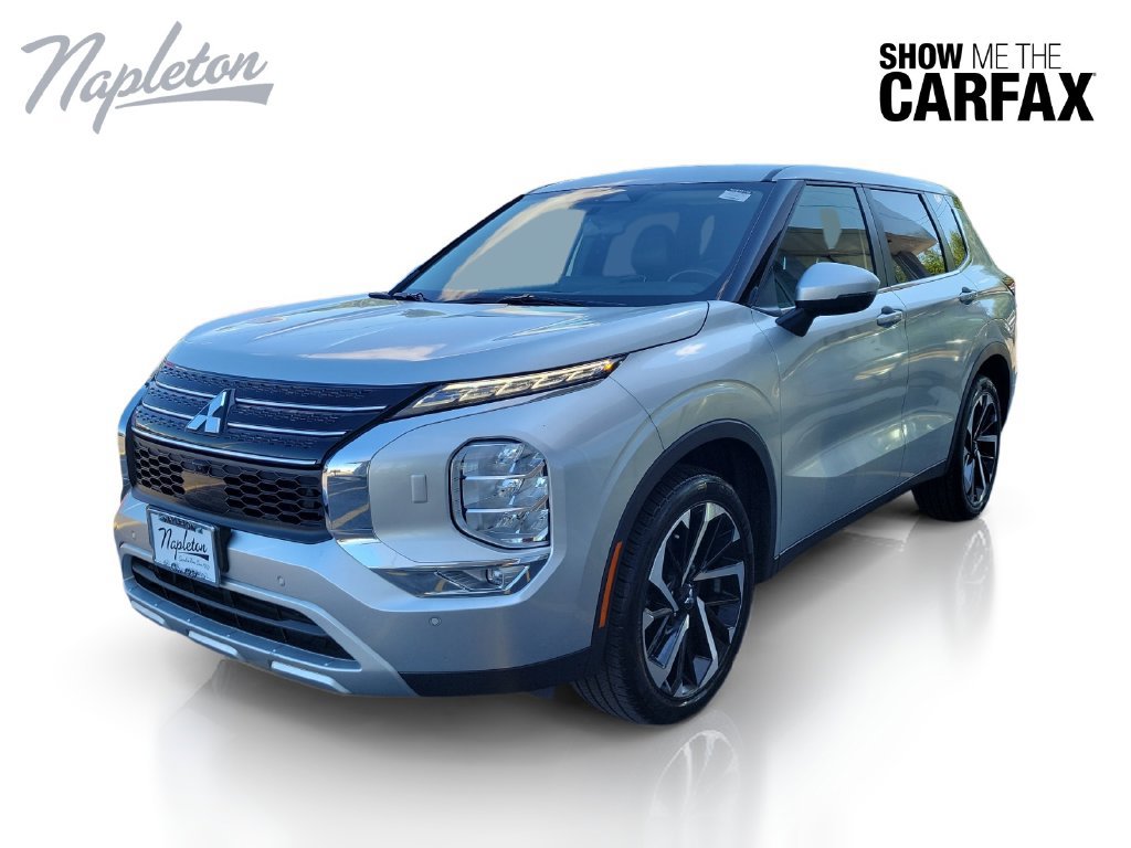 Used 2024 Mitsubishi Outlander SE AWD/4WD image 1