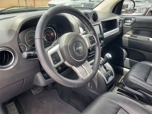 Used 2016 Jeep Compass High Altitude image 17