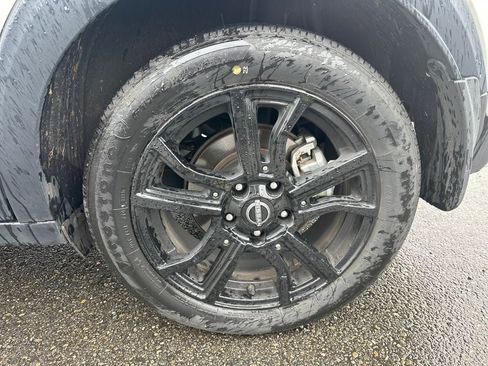 Used 2024 Nissan Kicks SV image 6