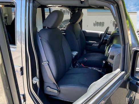 Used 2017 Jeep Wrangler Unlimited Sport w/ Quick Order Package 24S AWD/4WD image 7