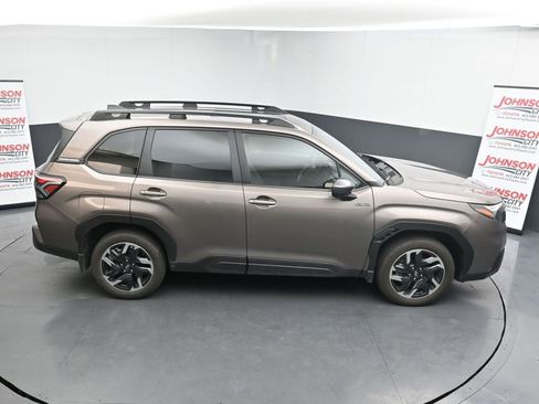 Used 2025 Subaru Forester Premium w/ Protection Package (1PH) image 17