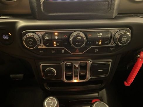 Used 2018 Jeep Wrangler Unlimited Sport S AWD/4WD image 16