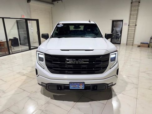 Used 2023 GMC Sierra 1500 Elevation RWD image 2