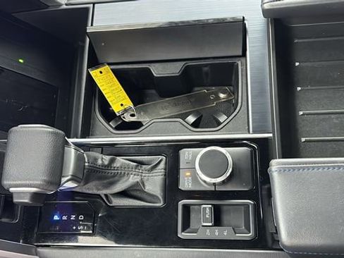 Certified 2024 Toyota Sequoia Platinum image 15