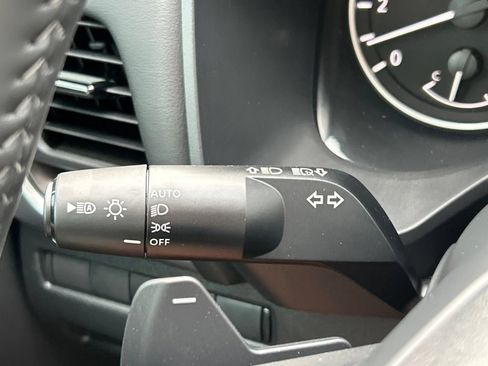 Used 2026 Nissan Rogue SV FWD image 28