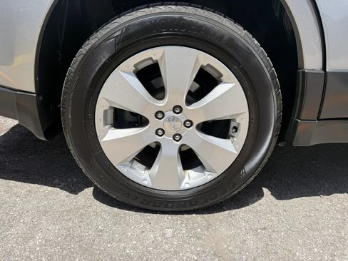 Used 2011 Subaru Outback 2.5i Limited AWD/4WD image 18