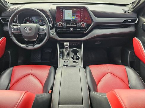 Used 2021 Toyota Highlander XSE image 15