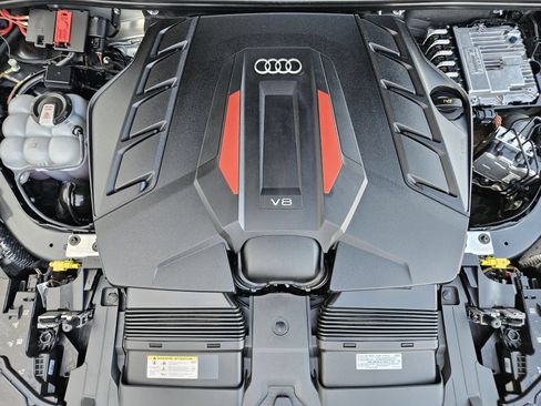 Used 2025 Audi SQ7 Prestige w/ Prestige Package AWD/4WD image 33