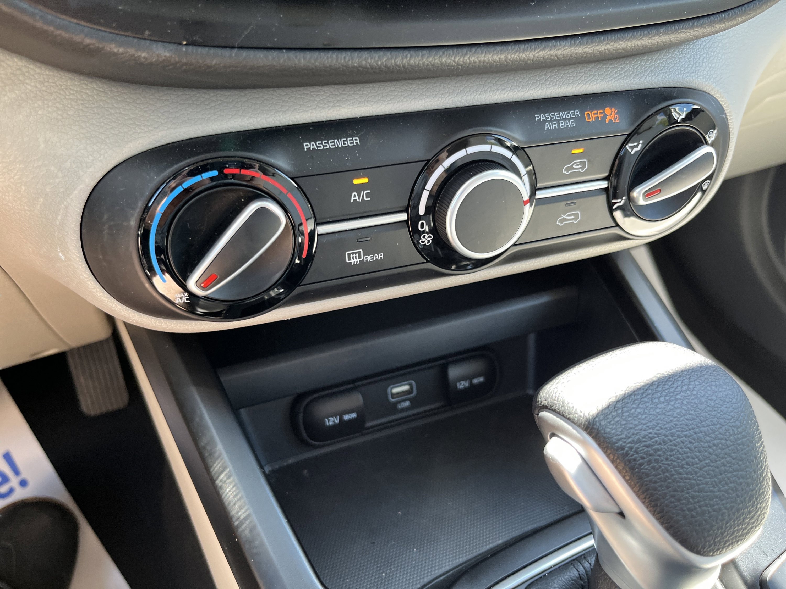 Used 2025 Kia Soul LX FWD image 27