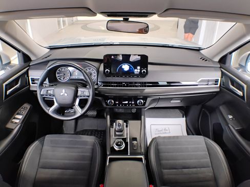 Used 2023 Mitsubishi Outlander SE image 77