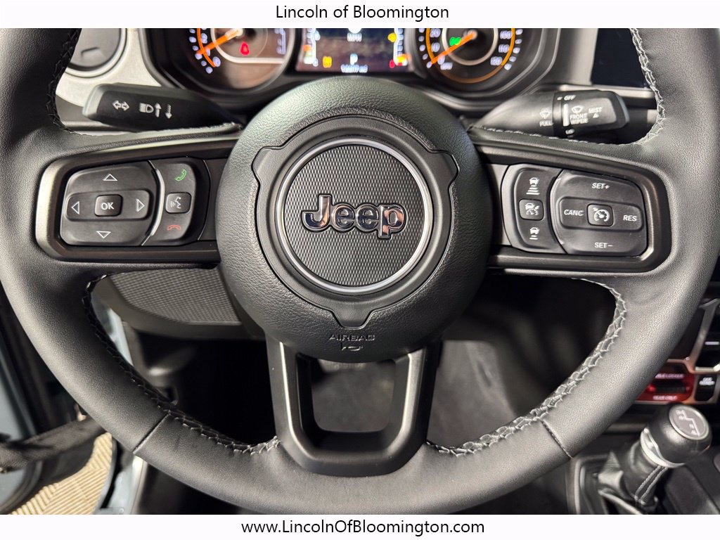 Used 2025 Jeep Wrangler Unlimited Sport AWD/4WD image 19