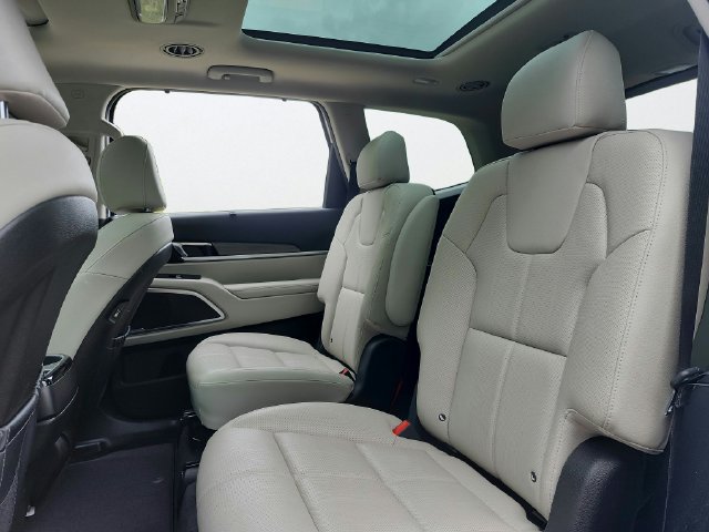 Certified 2022 Kia Telluride SX w/ Nightfall Edition Package AWD/4WD image 22