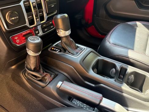 Used 2020 Jeep Wrangler Unlimited Rubicon AWD/4WD image 21