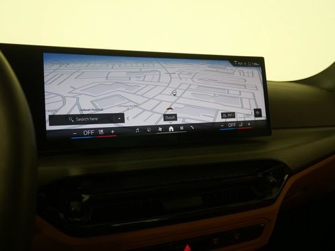 Certified 2025 BMW 330i Sedan RWD image 22