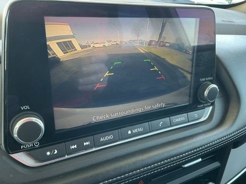 Used 2023 Nissan Rogue S AWD/4WD image 24