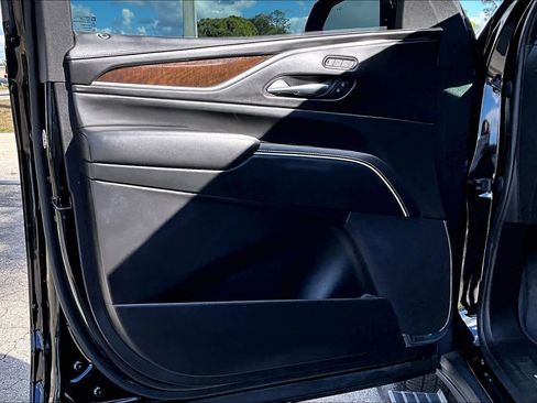 Used 2023 Cadillac Escalade Sport Platinum image 25