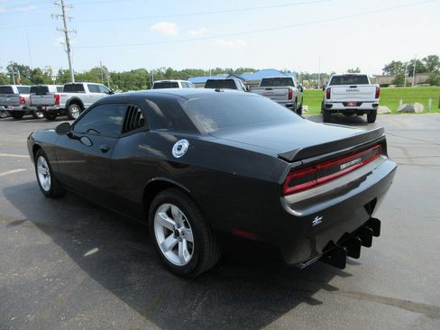 Used 2011 Dodge Challenger RWD image 7