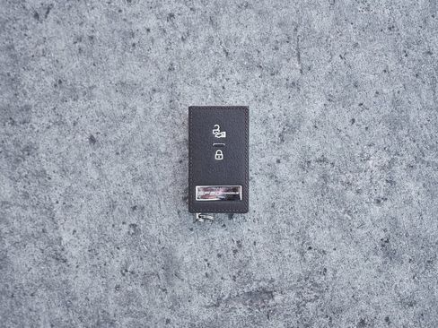 Used 2022 Ferrari SF90 Stradale image 82