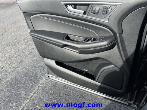 Certified 2024 Ford Edge Titanium image 19