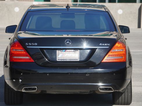 Used 2010 Mercedes-Benz S 550 4MATIC image 5