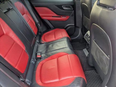 Used 2017 Jaguar F-PACE R-Sport image 22