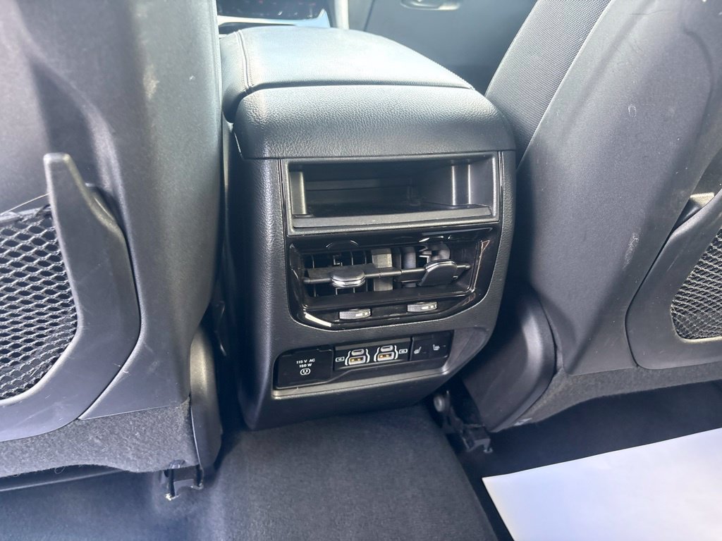 Certified 2024 Jeep Grand Cherokee Limited w/ Black Appearance Package AWD/4WD image 40