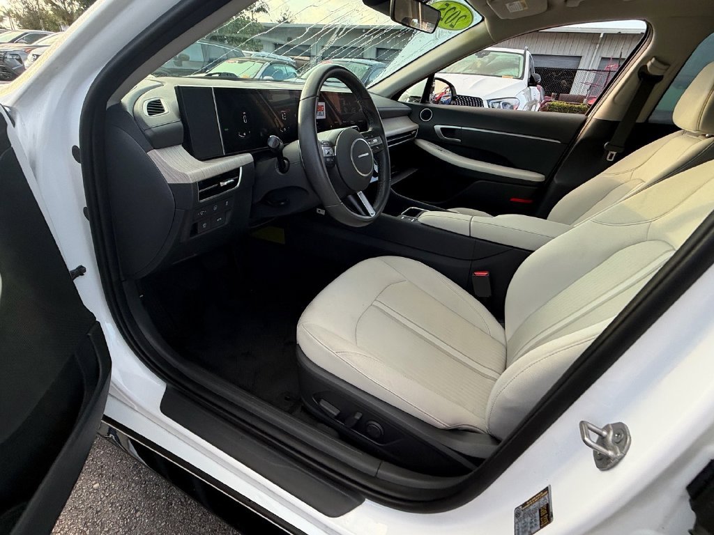 Used 2025 Hyundai Sonata SEL FWD image 11