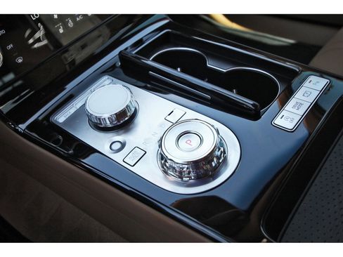 Used 2025 Genesis G80 2.5T image 29