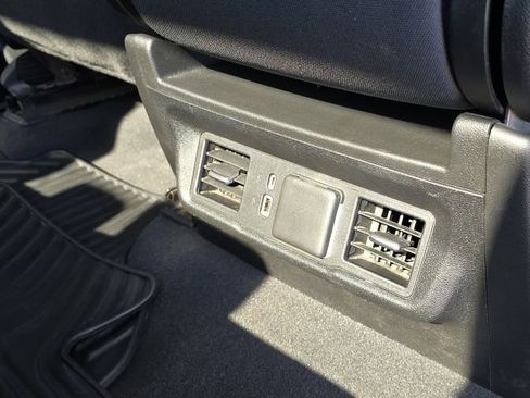 Used 2023 Chevrolet Silverado 1500 LT AWD/4WD image 19