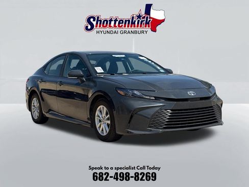 Used 2025 Toyota Camry LE FWD image 3