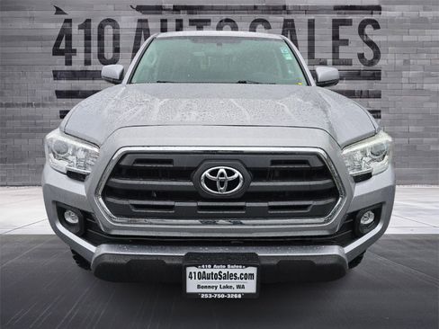 Used 2017 Toyota Tacoma SR5 image 5